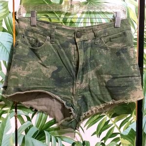 (3/$15)Urban outfitters BDG camouflage shorts